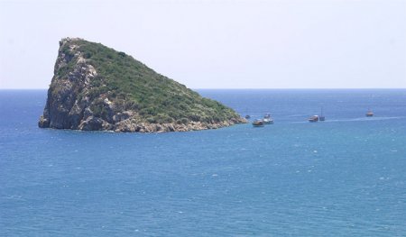 Легенды небольшого островка в Турции, который имеет сразу три названия