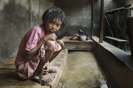 Индонезия: душевнобольные люди живут в нечеловеческих условиях. ФОТО