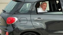 СМИ: Автомобиль Папы Римского Франциска продали за 300 тысяч долларов