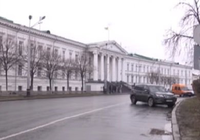 Полтавским депутатам не хватает VIP-парковки в центре города