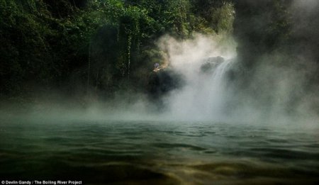 Чудо природы: Кипящая река Маянтуяку в Перу