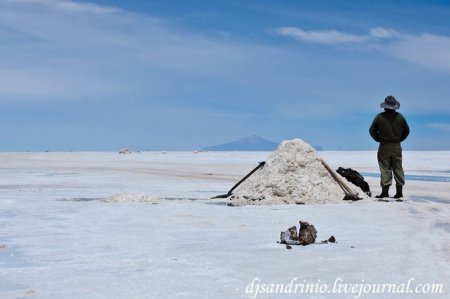 Самый большой в мире солончак поражает необычным ландшафтом. ФОТО