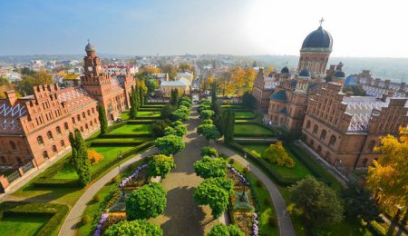 7 живописных городов Украины для отдыха в мае
