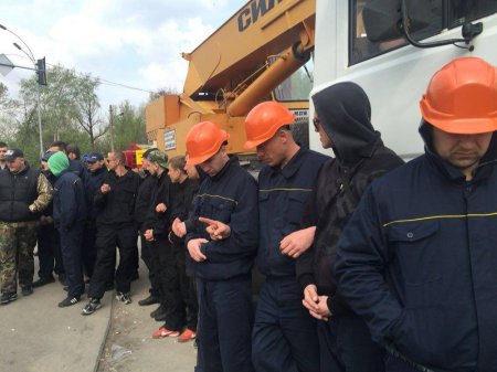 Строительный скандал в Киеве: застройщик борется с активистами с помощью "титушек"