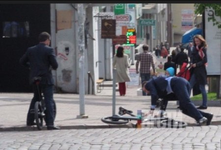 Мэр Киева упал с велосипеда. ФОТО