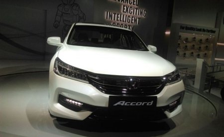 На американский рынок выходит гибридная модель Honda Accord Hybrid 2017 модельного года