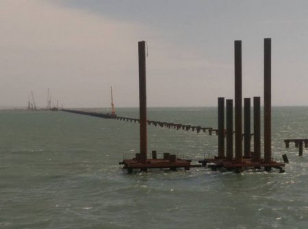Тишина и покой: как выглядит "грандиозное" строительство Керченского моста. ФОТО