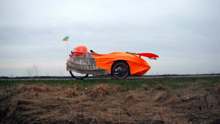 Житель Черкасской области сконструировал необычное транспортное средство - "скотчмобиль". ВИДЕО