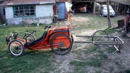 Житель Черкасской области сконструировал необычное транспортное средство - "скотчмобиль". ВИДЕО