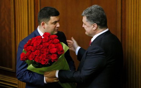 Политический эксперт: Дни Порошенко и Гройсмана в политике сочтены