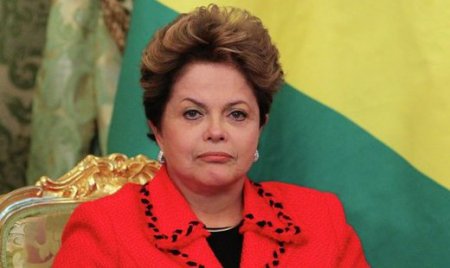 Сенат Бразилии проголосовал за импичмент президента страны Дилмы Русеф 