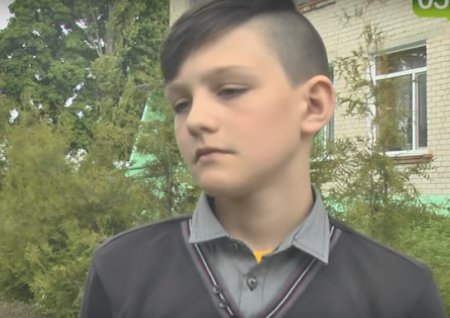 Директор одной из школ Харькова выгнал ученика из школы за "неправильную стрижку", как у военных на Донбассе. ВИДЕО
