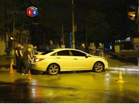 СМИ: в Мариуполе начальник столичной полиции попал в ДТП. ВИДЕО
