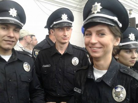 В Мариуполе заступила на службу патрульная полиция. ФОТО