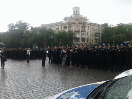 В Мариуполе заступила на службу патрульная полиция. ФОТО