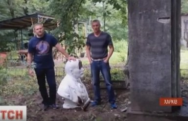 На Харьковщине девочку выгнали из летнего лагеря за то, что ее отец демонтировал бюст Ленина