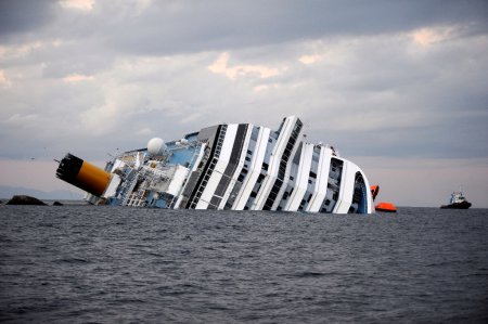Приговор оставили без изменений: капитан круизного лайнера "Costa Concordia" будет сидеть 16 лет