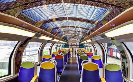 Французы превратили поезд в произведение искусства. ФОТО