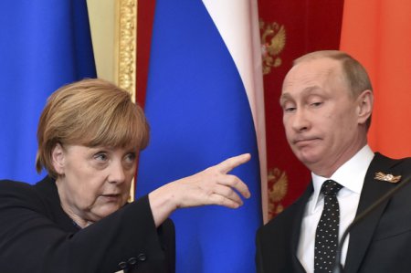 Власти Германии лишили РФ статуса своего партнера и "записали" в стратегические соперники - СМИ