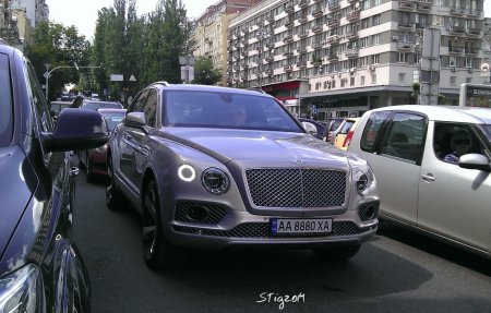 В Киеве замечен внедорожник Bentley Bentayga стоимостью 200 000 долларов. ФОТО