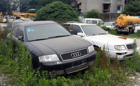 В Китае обнаружена заброшенная стоянка с "никому не нужными" элитными автомобилями. ФОТО