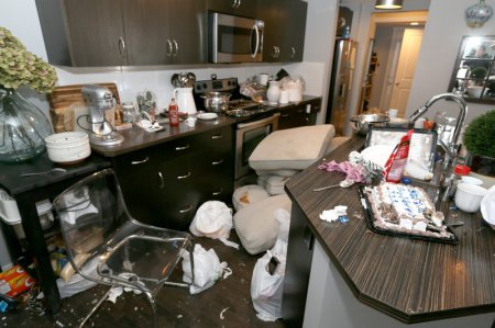 Постояльцы семейной пары из Канады за три дня разгромили дом, нанеся ущерб в $75 000. ФОТО