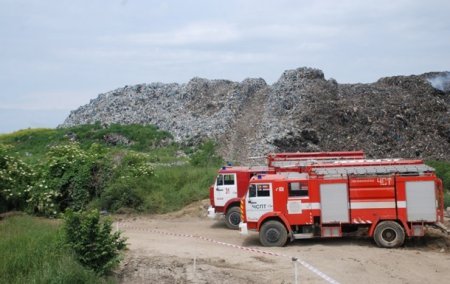 Во Львовской области снова горит мусорная свалка