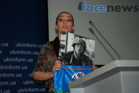 Мать погибшего "киборга": Пока до каждого украинца не дойдет, что идет война – мы не победим