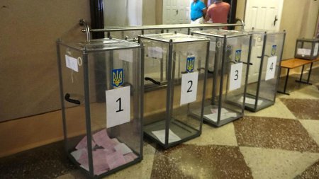 Демократия по-ахметовски: в Мариуполе прошли выборы с одним кандидатом