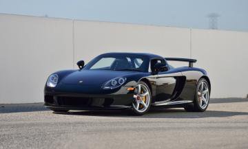 Редкий суперкар Porsche Carrera GT продадут на аукционе Mecum Auctions 