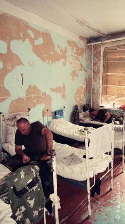 Состояние помещения больницы в Курахово, куда привозят раненых бойцов АТО, приводит в шок. ФОТО