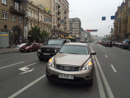 Сегодня ночью угнали Infiniti EX35 у заместителя министра экономики