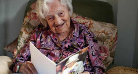 Скончалась старейшая жительница Великобритании