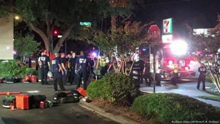 Напади на поліцію не припиняються в США