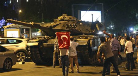 В Турции арестованы почти 800 военных-мятежников