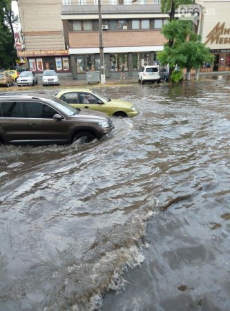Ливневые дожди затопили центр Днепра. ФОТО. ВИДЕО 