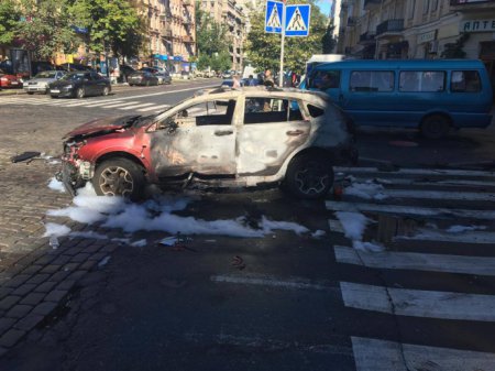 В Киеве взорвался автомобиль руководителя издания "Украинская правда". Погиб известный журналист