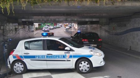 Во Франции вооруженные люди напали на церковь - полиция