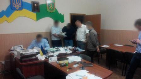 В Сумской области мэра города Ромны задержали на взятке 50 000 гривен