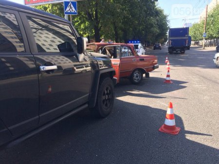 ДТП в Днепре - после столкновения с "Тойотой" от "Москвича" почти ничего не осталось