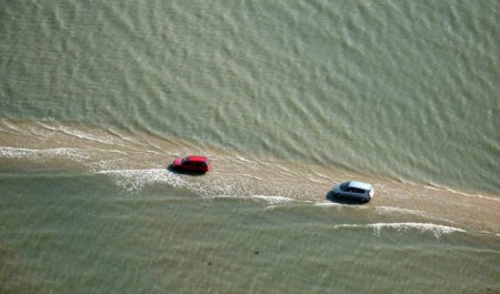  Самая опасная автомобильная дорога в мире проходит по дну залива. ФОТО