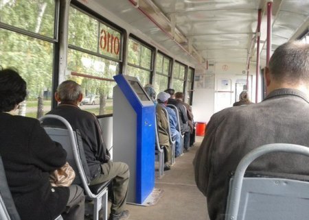 ТОП-14: Уморительные фотографии про общественный транспорт