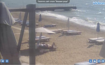 Сколько туристов осталось после “спецоперации” на побережье Крыма? Фото с пляжей