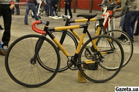 Талантливые украинские студенты создали сверхлегкий велосипед из бамбука. ФОТО