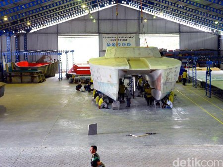 В Индонезии построят "танк-бронекатер" - гибрид катера и танка