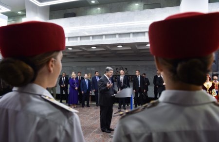Президент открыл новую станцию "Перемога" в Харькове: фото