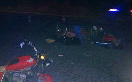 Два мотоцикла на большой скорости врезалась друг в друга в Днепропетровской области. Есть погибшие