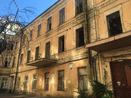 Компанія екс-міністра Табачника продовжує знищувати історичні забудови Києва