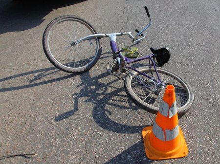 В Ивано-Франковске полицейский патруль сбил пожилого велосипедиста
