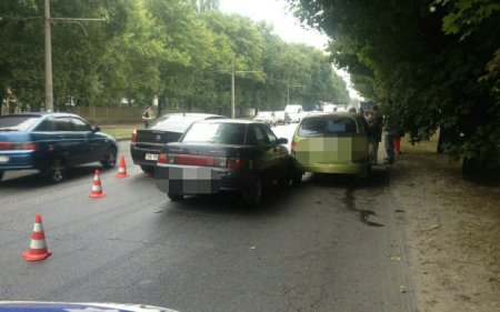 В Днепре из-за Daewoo Lanos пострадали пять машин